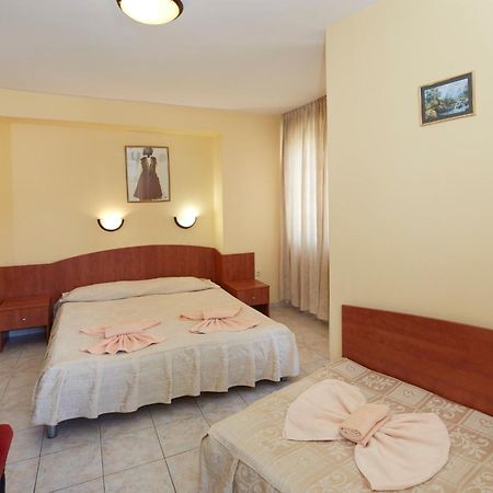 Family Hotel Andreev ネセバル エクステリア 写真
