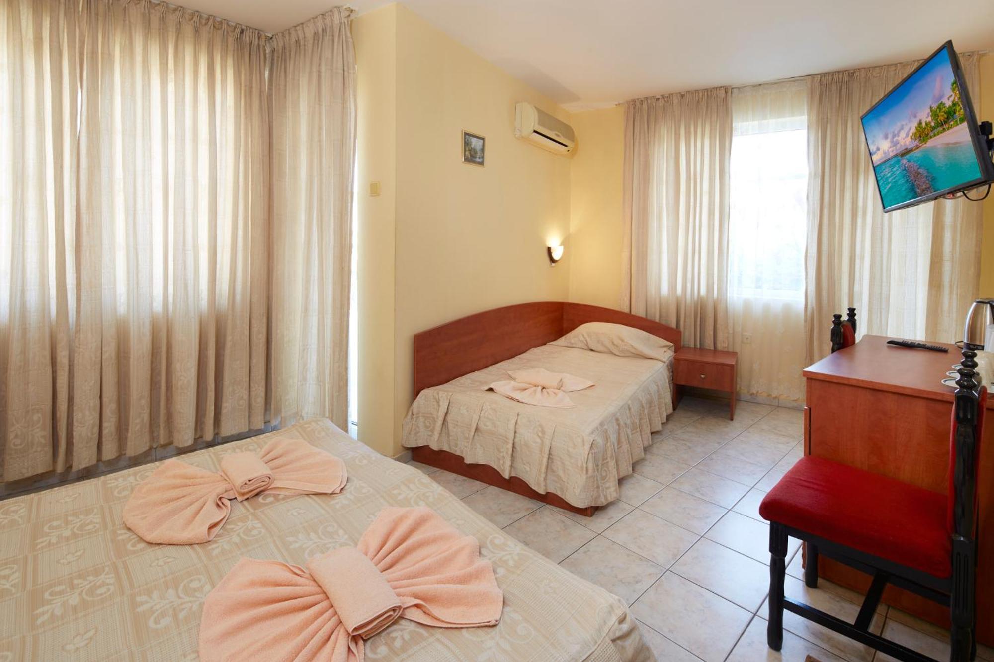 Family Hotel Andreev ネセバル エクステリア 写真