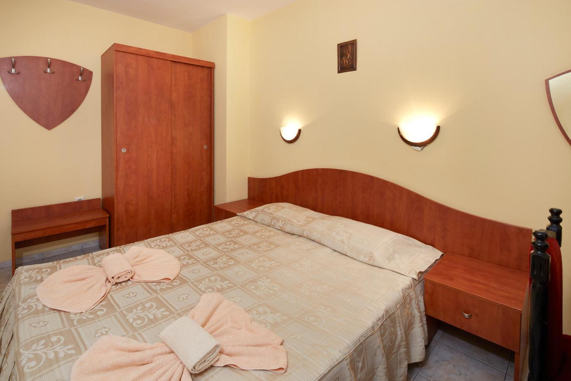 Family Hotel Andreev ネセバル エクステリア 写真